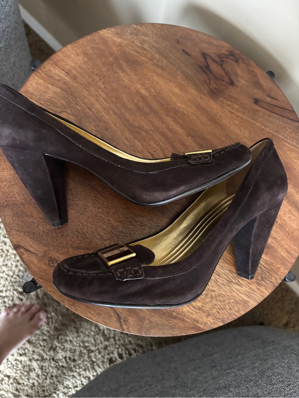 Coach brown suede slip-on pumps - Picture 2 of 5